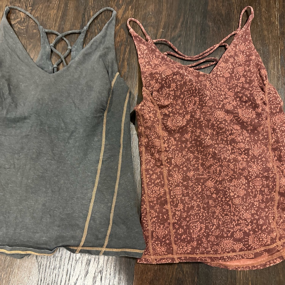 2 PRANA SMALL ATHLETIC SPORTS BRAS YOGA TANKS NEW CONDITION
